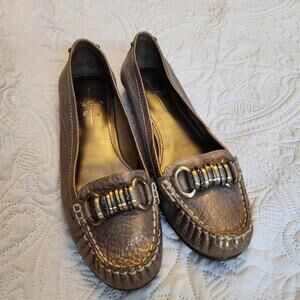 LKNW worn once  Gold PAOLO flats so adorable 8 M